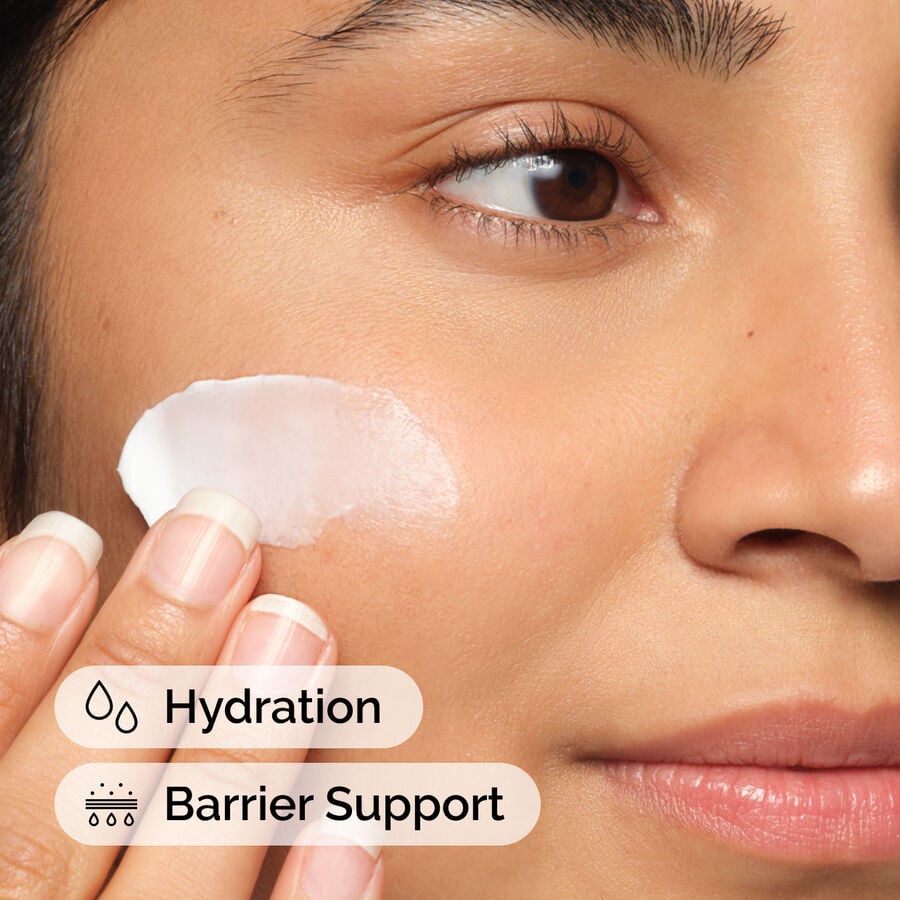 natural-moisturizing-factors-ha-z5 ord-natural-moisturizing-factors-ha-model-application-with-benefits.jpg